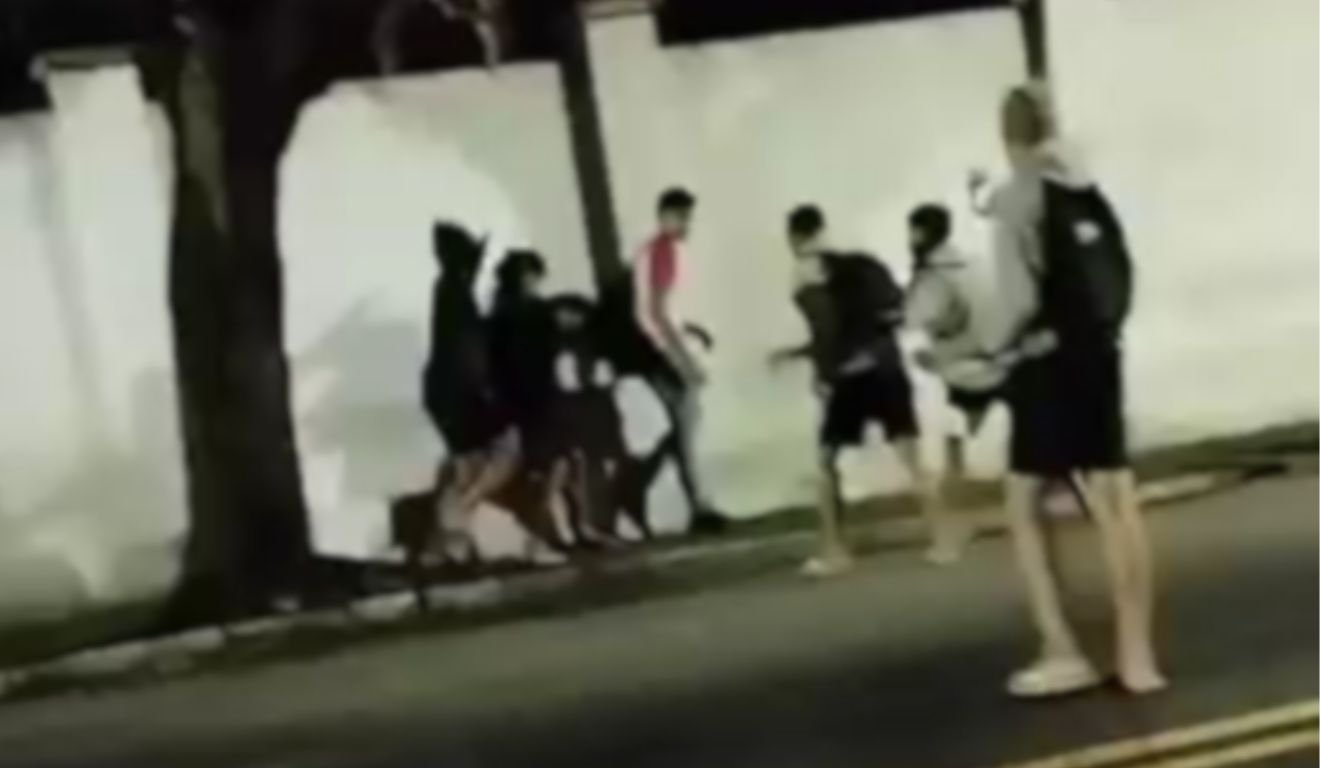 Aluno é perseguido e espancado por colegas na saída da escola em Aracruz