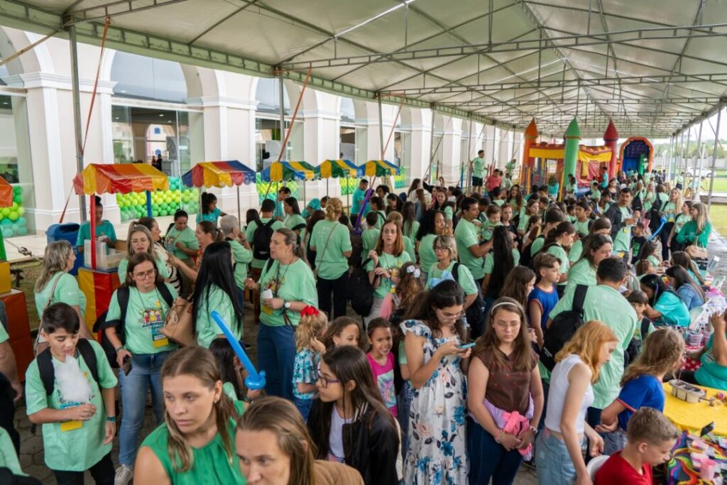 Agrinho 2025 premia alunos e professores do campo com carros, motos e tecnologia em Aracruz