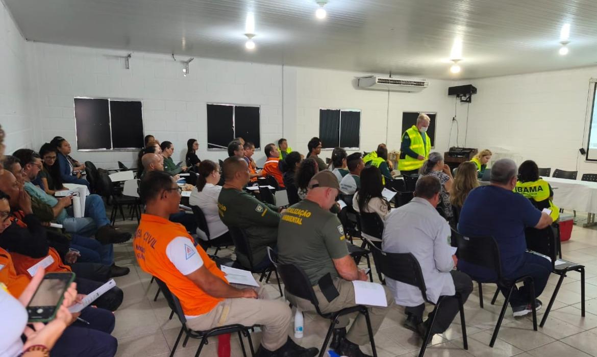 Aracruz participa do curso Projeto Praia sem Óleo