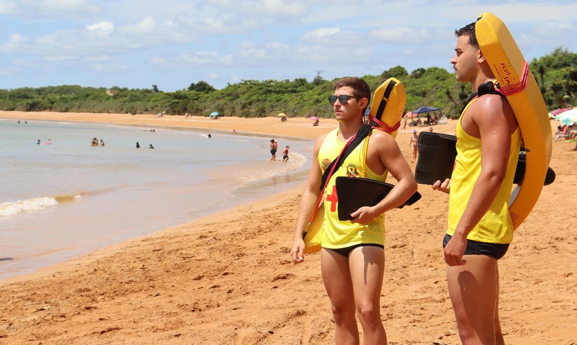 Aracruz inicia Operação Salvamar 2025/2026 com reforço à segurança nas praias