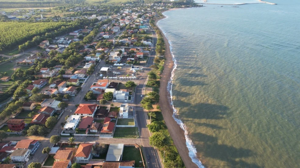 Aracruz Sabores 2025 dá início ao verão na Barra do Sahy com gastronomia, cultura e muita animação