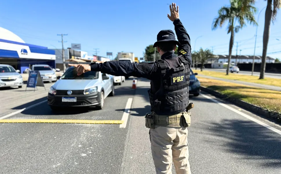 PRF amplia monitoramento de placas para rastrear motoristas com mandados de prisão