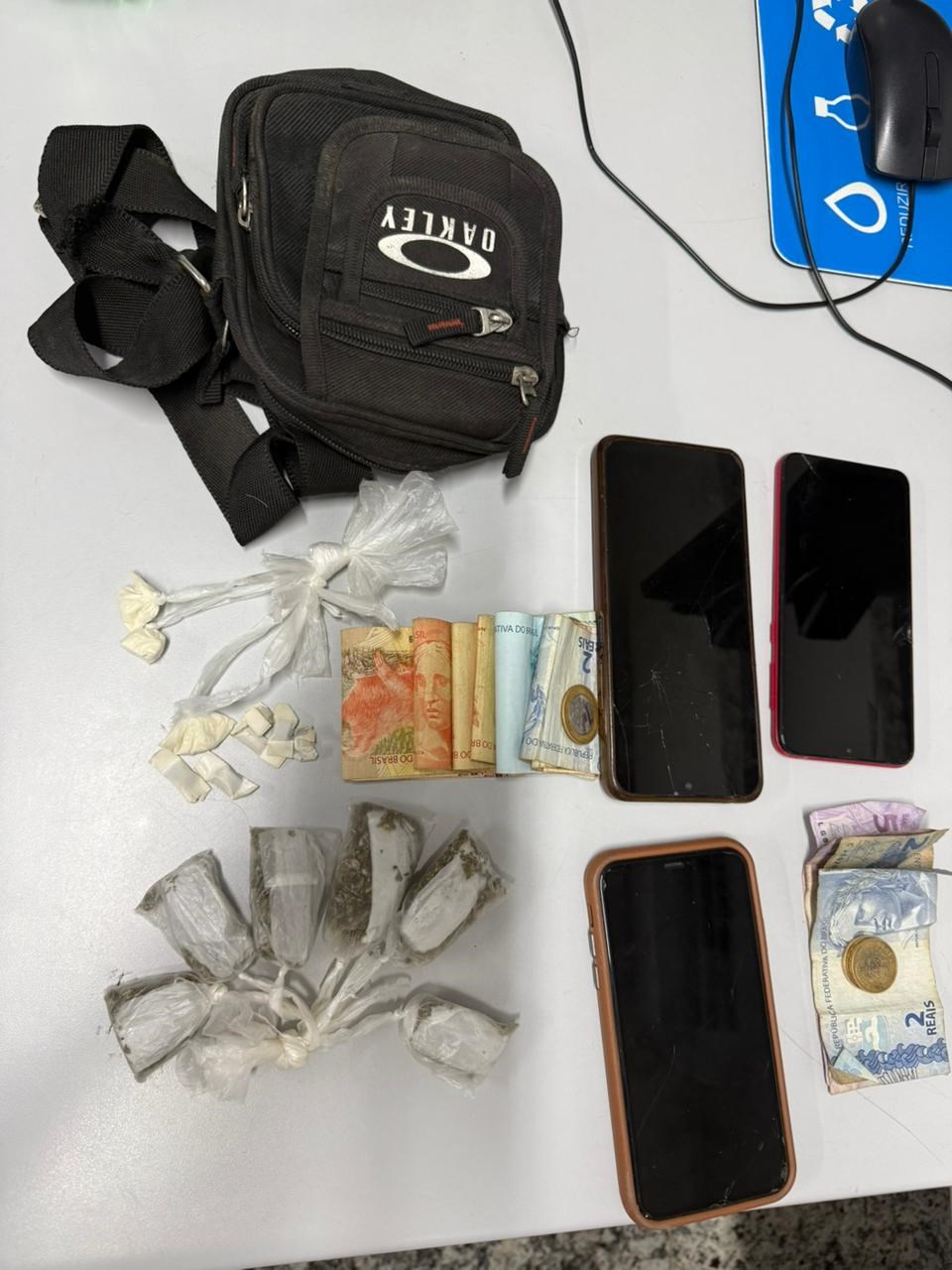 Ação integrada da PCES e PMES resulta em prisões e apreensão de adolescentes por tráfico de drogas em Fundão