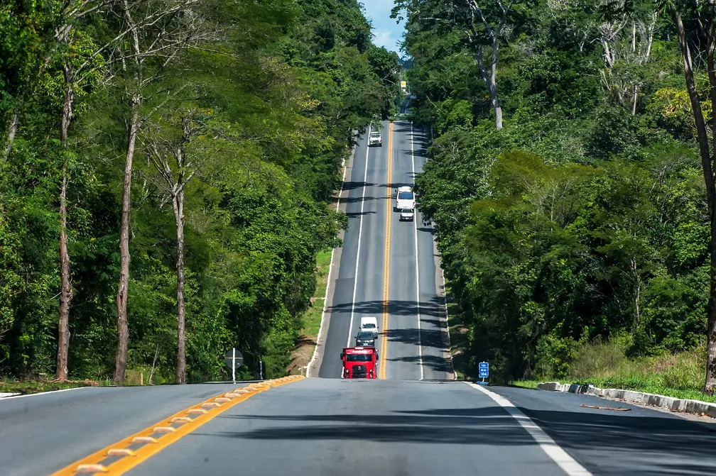 BR-101 terá cobertura móvel total até 2026, incluindo 5G, anuncia Anatel