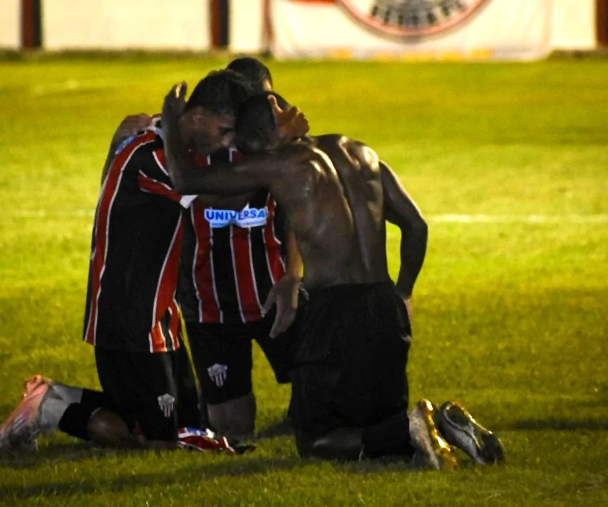 Em jogo dramático, Serra bate o Real Noroeste e é o primeiro semifinalista do Capixabão