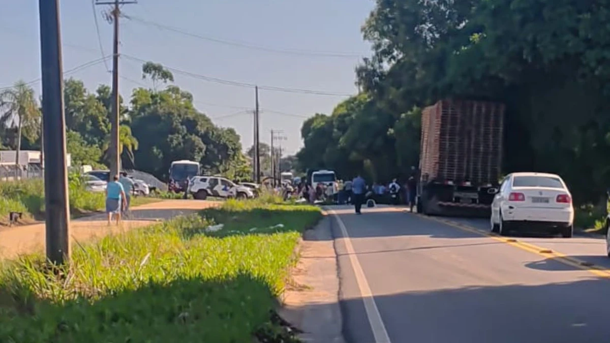 Protesto por transporte público bloqueia rodovias em Aracruz