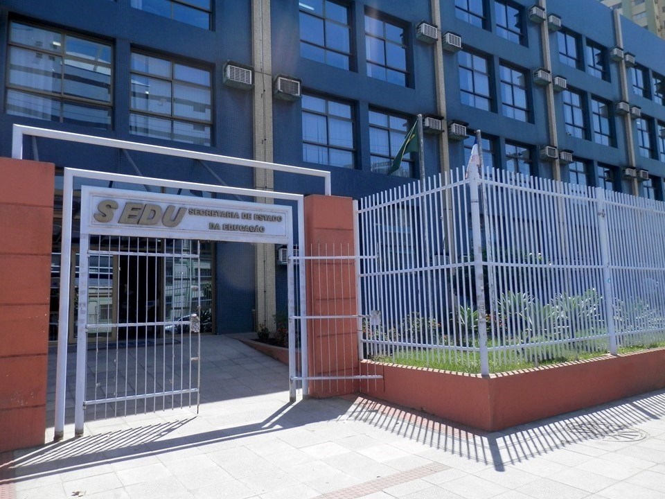 Sedu publica editais com investimento superior a R$ 110 milhões para modernização tecnológica das escolas