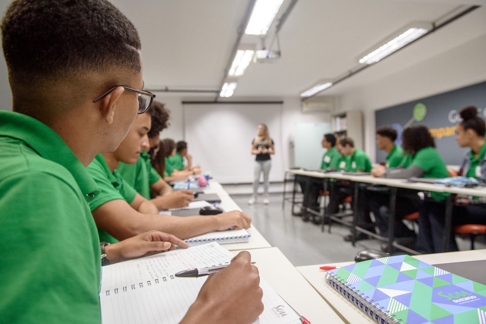 Dexco e Suzano qualificam 157 jovens para impulsionar a inclusão produtiva