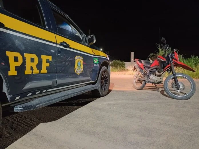 PRF recupera moto clonada em Aracruz