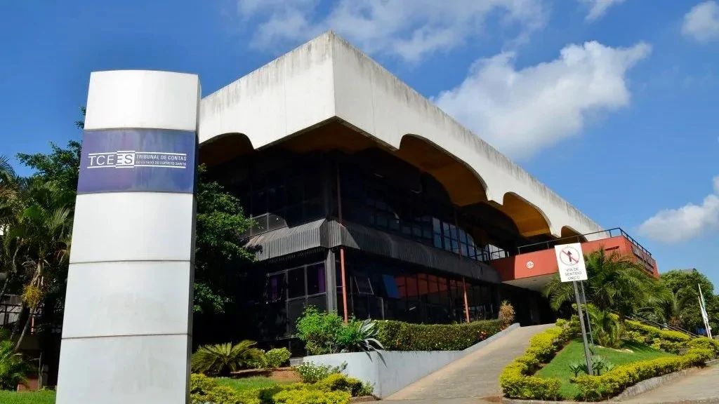 Tribunal de Contas cobra explicações de prefeitos de Fundão e Ecoporanga por taxa de licitação