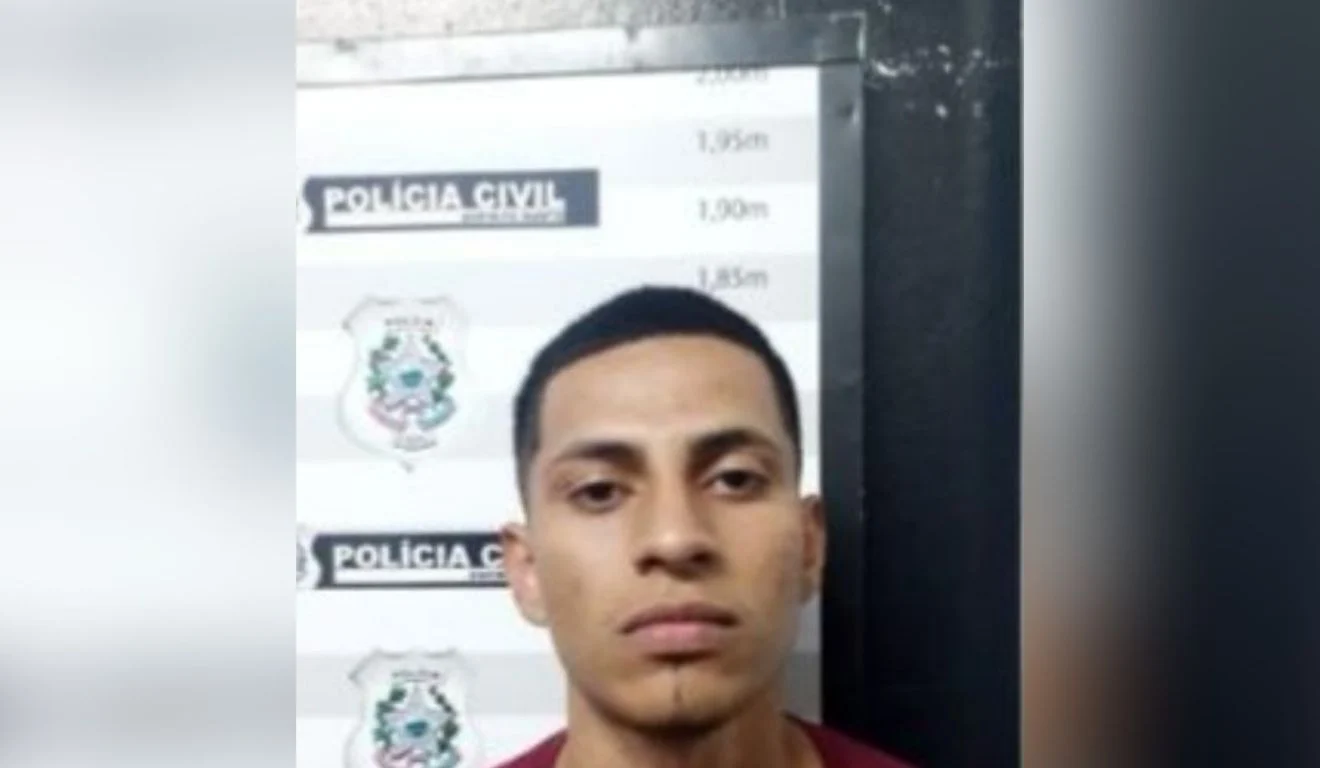 Polícia divulga foto de suspeito de mandar matar adolescente em Ibiraçu