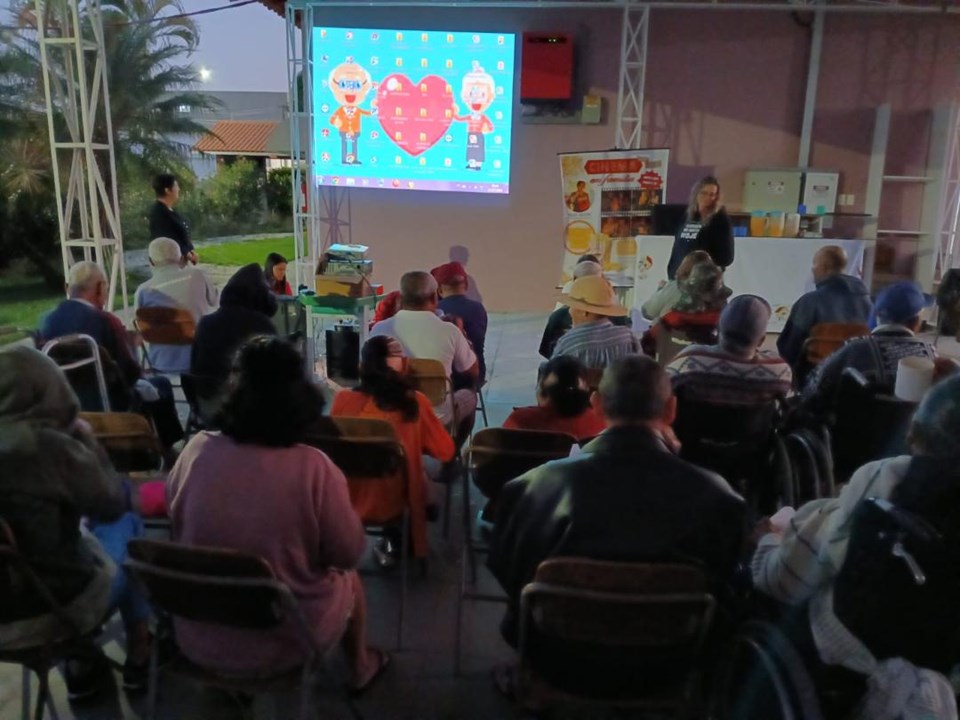 Cinema em Família leva arte e reflexão ao Recanto do Ancião em Aracruz