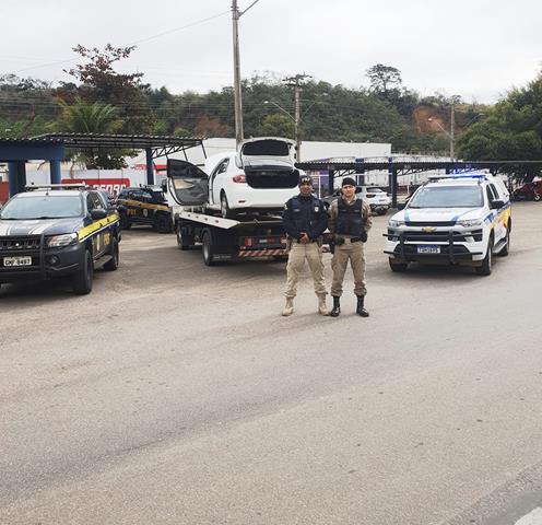 PRF de Muriaé recupera Toyota/Corolla clonado. Original havia sido furtado em Aracruz/ES em dezembro
