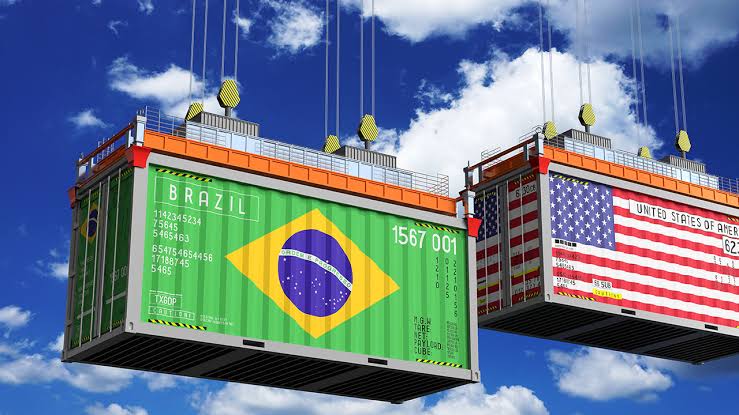 Tarifaço sobre parte de exportações brasileiras entra em vigor hoje